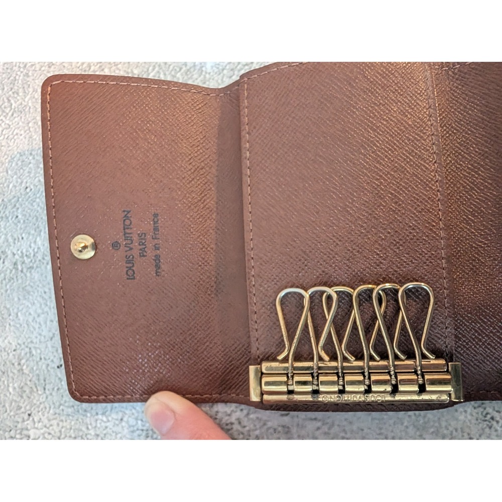 Authentic Louis Vuitton 6 key case holder comes with COA - Picture 6 of 11